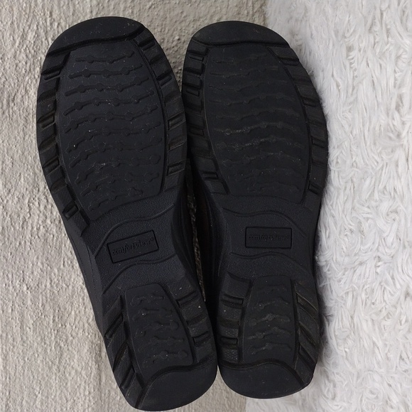 Comfortview Brown Faux Leather Floral Strap Upper Round Toe Low Heel Casual Shoe - Picture 7 of 16